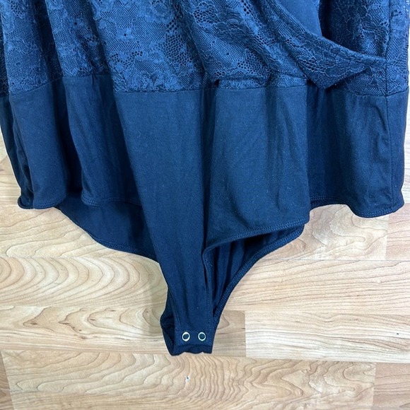 Torrid Size 4 Surplice Strappy Bodysuit in Lace Black - Picture 5 of 13